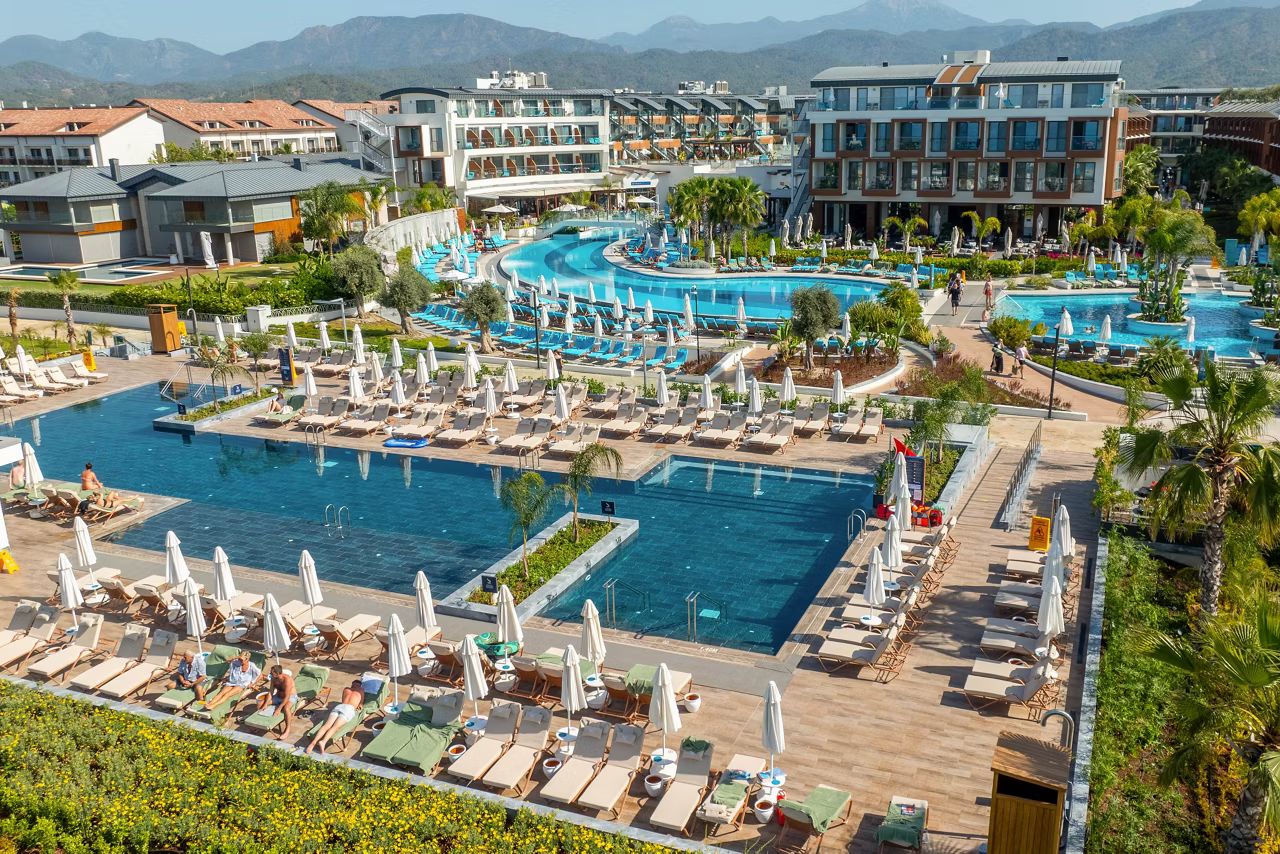 VIRAL Hotel! 5* Liberty Fabay Easter Break 